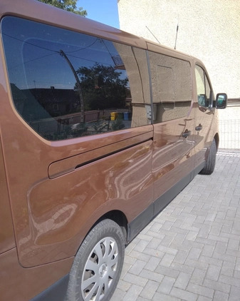 Renault Trafic cena 63900 przebieg: 386000, rok produkcji 2015 z Lipsko małe 37